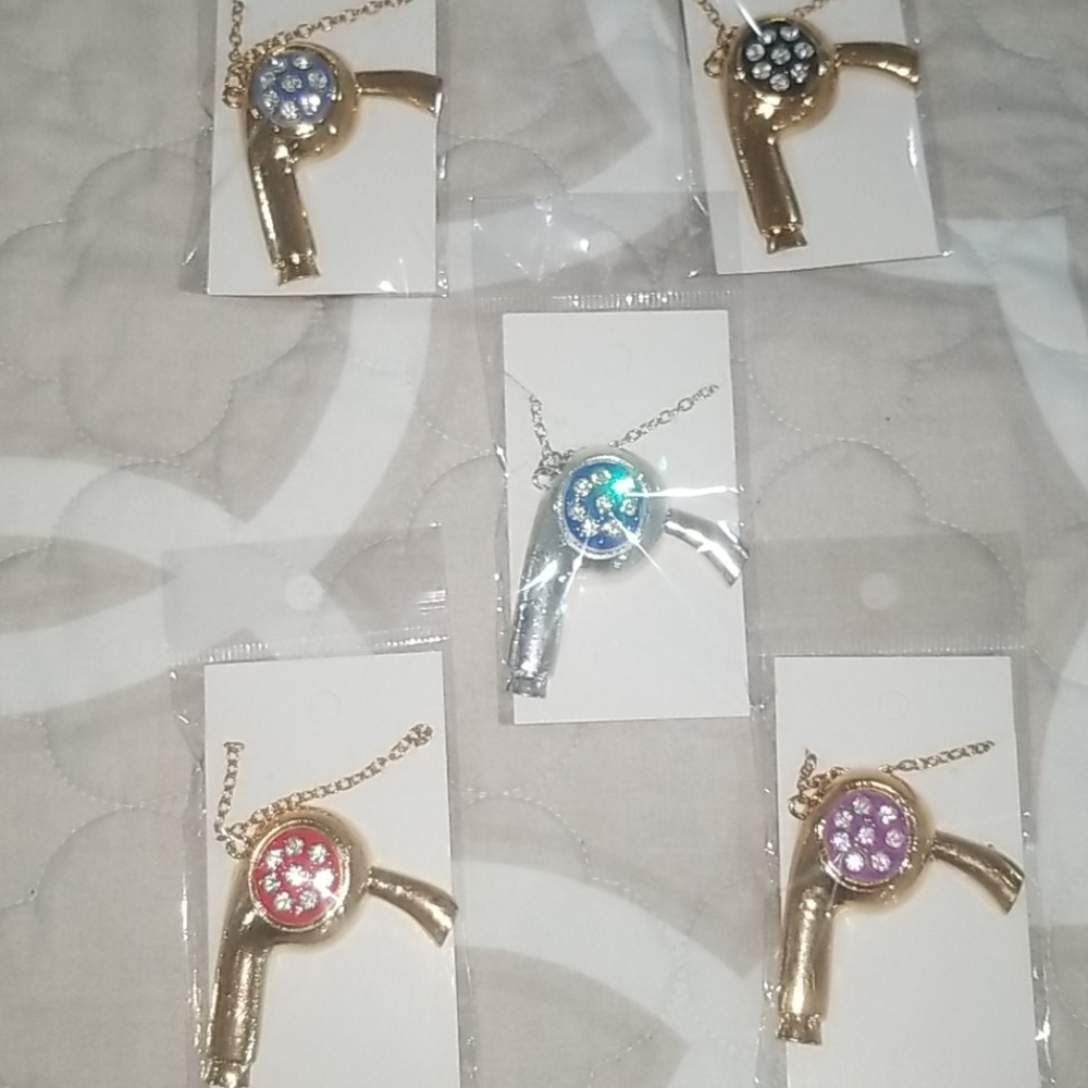 5 Blow dryer necklaces